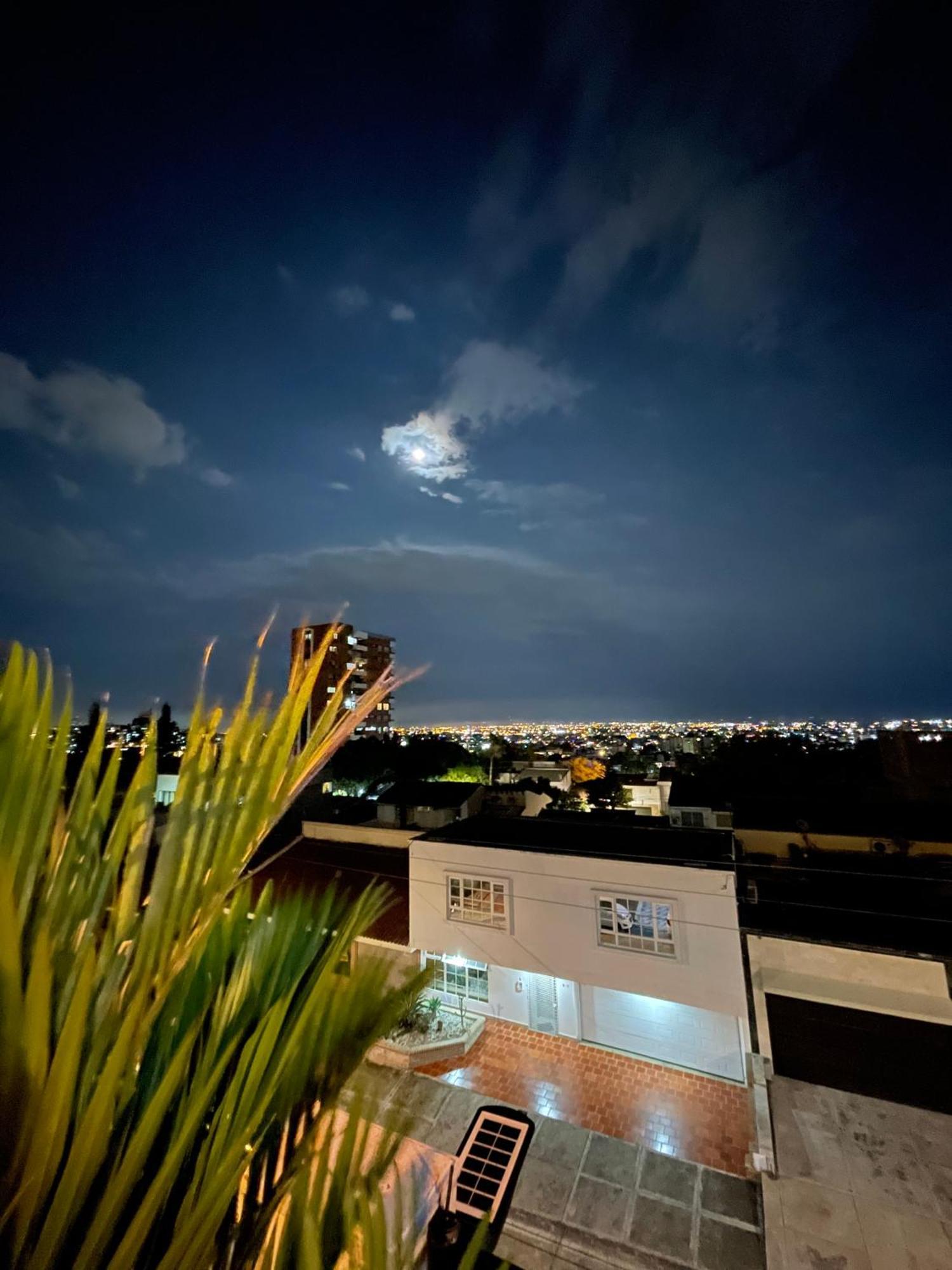 The View Hostel & Lounge カリ エクステリア 写真