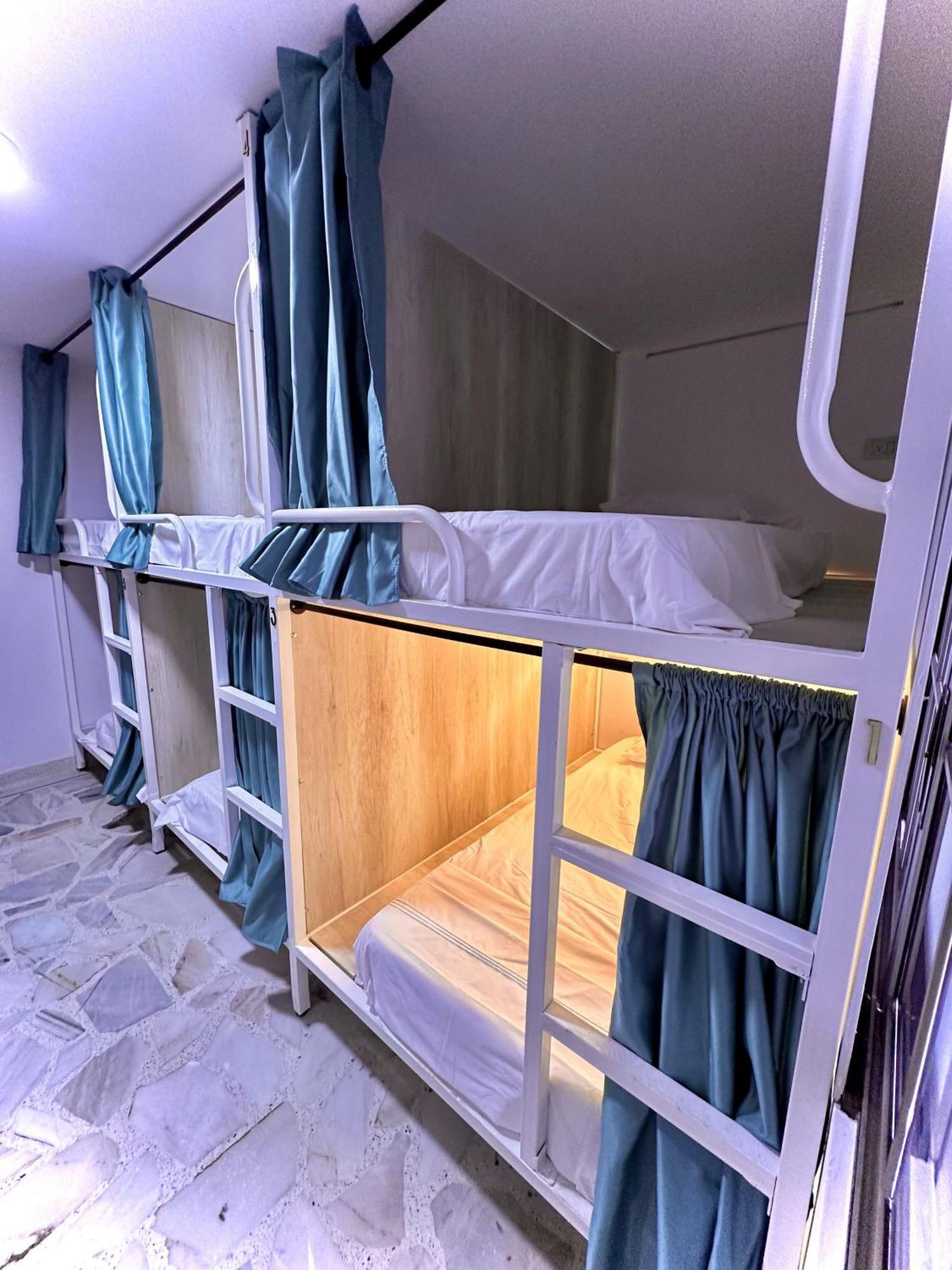 The View Hostel & Lounge カリ エクステリア 写真