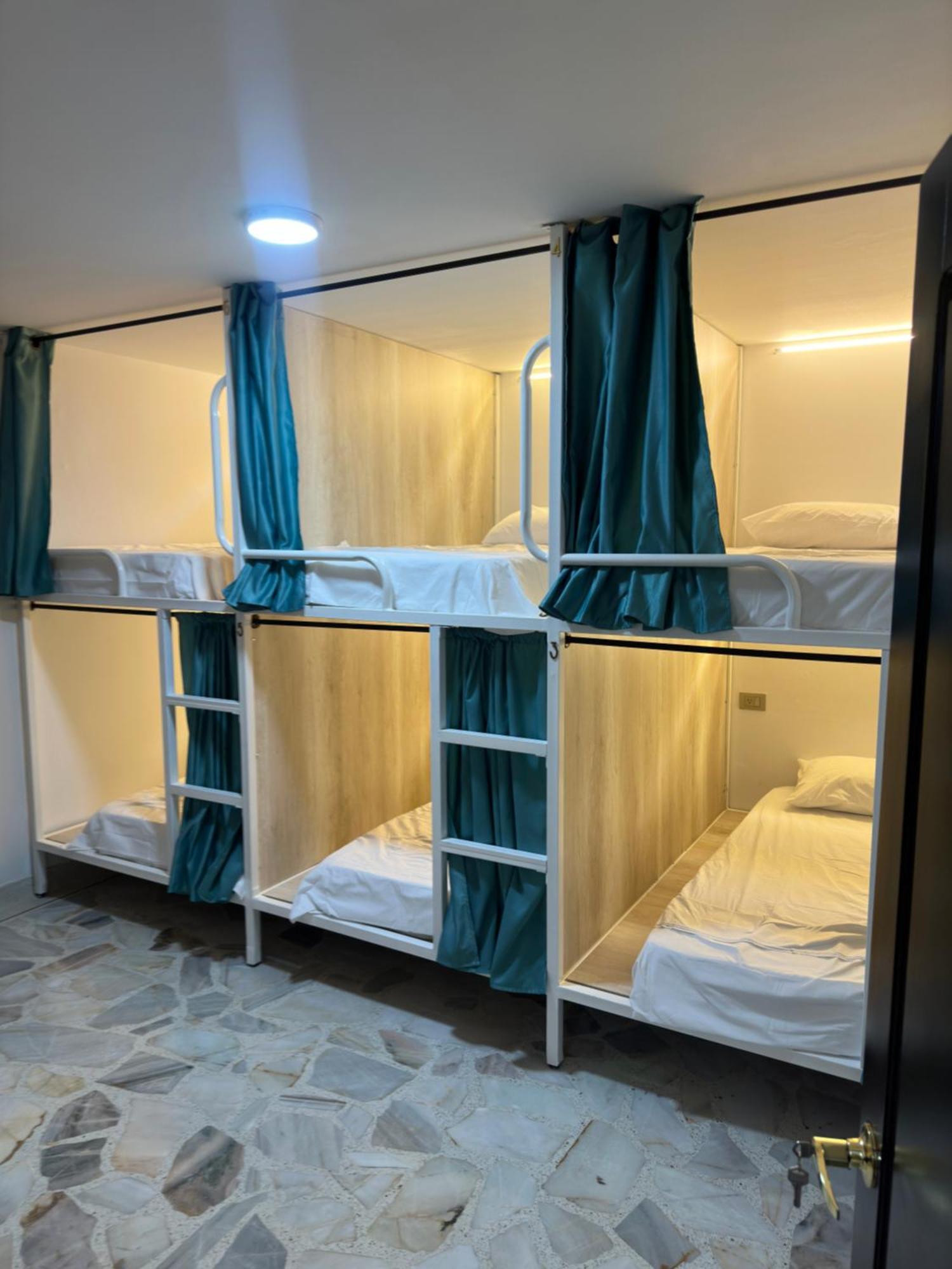 The View Hostel & Lounge カリ 部屋 写真