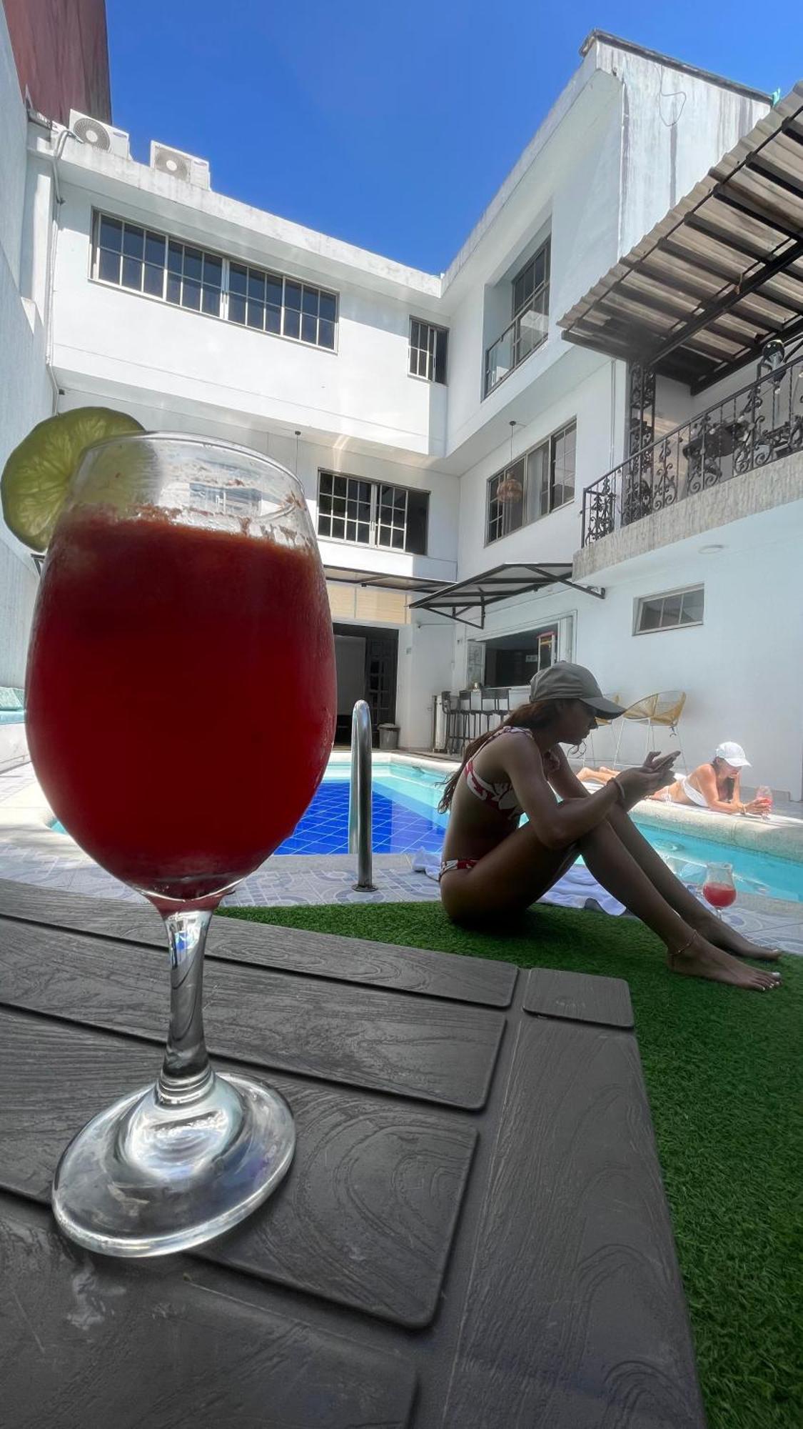 The View Hostel & Lounge カリ エクステリア 写真